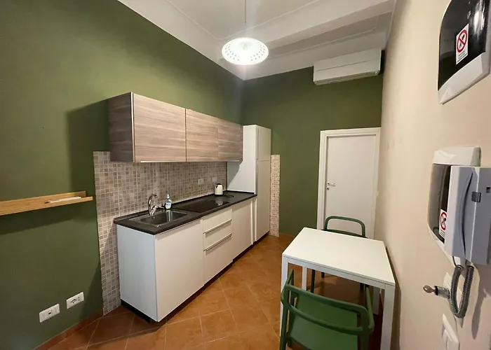 Castello D'altafronte 6 아파트